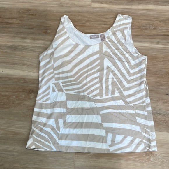 Chico’s top - Picture 1 of 3